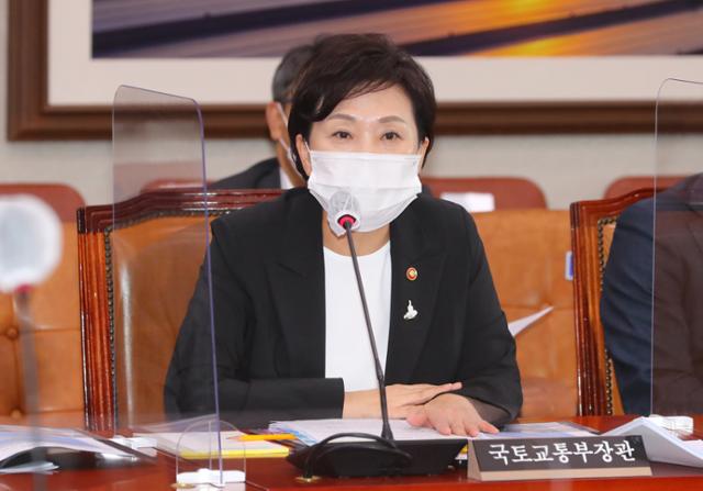 경찰, 연천땅 '농지법 위반 의혹' 김현미 전 장관 가족 소환조사 - Vimarsana News