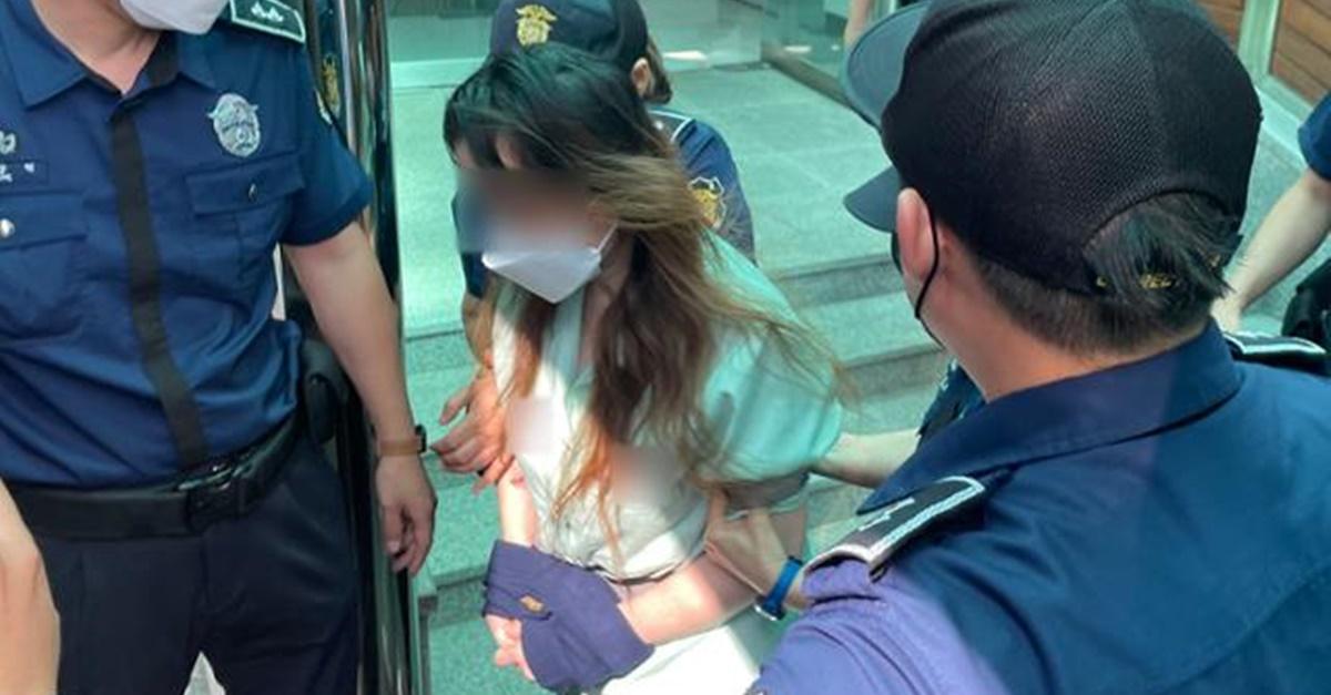 구미 3세 여아 친모 중형 선고받고 오열… 쓰러져 부축 받기도 - Vimarsana News