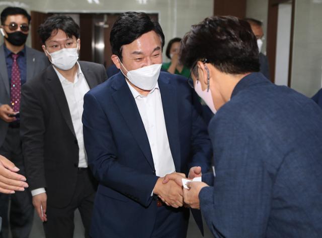 '정리된다' 갈등 속 하태경 "원희룡은 양치기 소년" VS 원희룡 "불 지르나" - Vimarsana News