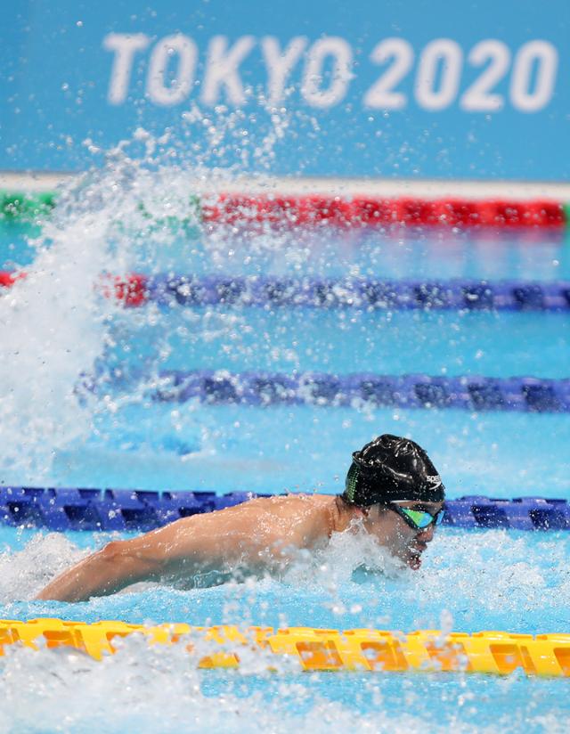 조원상이 25일 일본 도쿄아쿠아틱센터에서 열린 2020 도쿄패럴림픽 남자 접영 100m 예선에서 역영하고 있다. 대한장애인체육회 제공