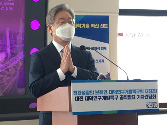 "보은인사 우려" "치사한 딴 소리" 여야 주자들, 이재명에 집중포화 - Vimarsana News