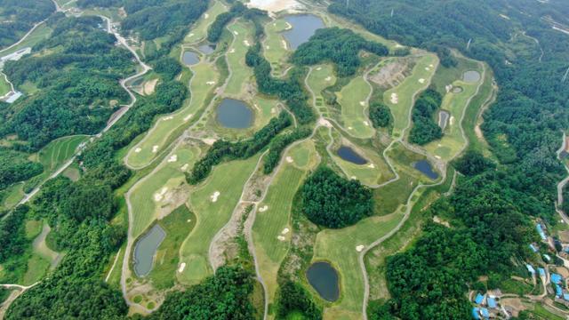 경북 울진군이 매화면 오산리 산 26번지 일대 18홀(면적 121만9,740㎡) 규모로 조성 중인 골프장 마린CC 전경. 울진군 제공