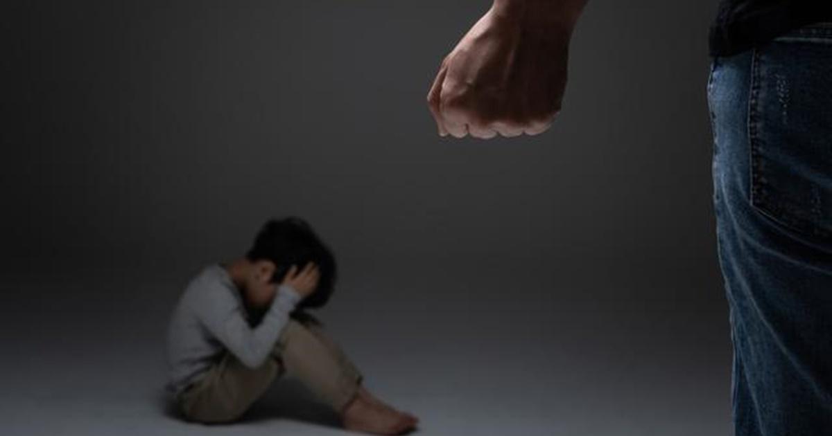 "봐주지 말고" 애인 지시에 8세 아들 때려죽인 친모 징역 15년 - Vimarsana News