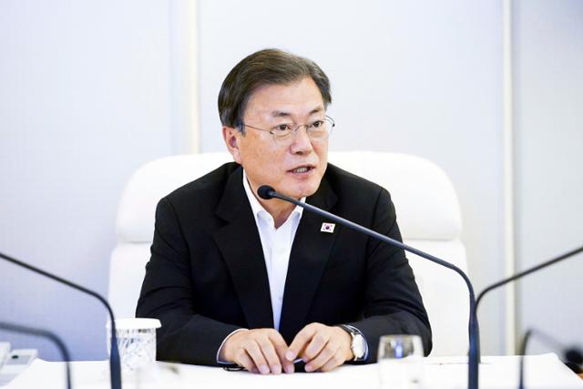 문 대통령 "北, 저강도 긴장 고조... 대화에 문 닫은 건 아니다" - Vimarsana News