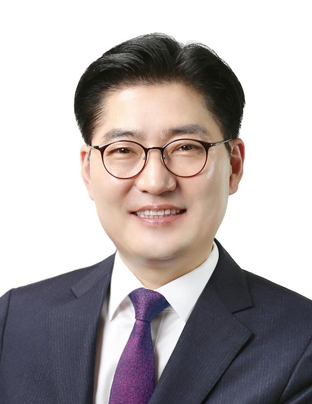 '아내 폭행' 이정훈 강동구청장, 민주당에 탈당계 제출 - Vimarsana News