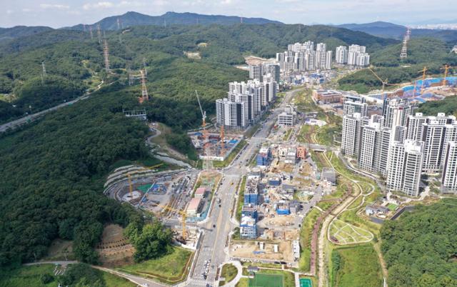 자산관리업체 화천대유자산관리 등을 둘러싸고 특혜 논란이 일고 있는 경기 성남시 분당구 대장동 개발사업 현장. 서재훈 기자