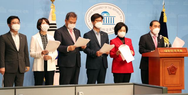 국민의힘 과학기술안보 분야 의원들이 7월 15일 국회 소통관에서 국가 핵심 연구시설에 대한 북한의 해킹 재발 방지 대책을 촉구하는 기자회견을 하고 있다. 국회사진기자단