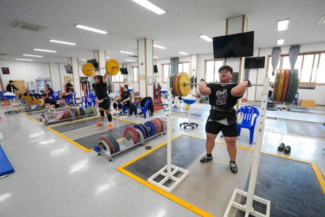 "연중 대회 열고 전지훈련단 모셔오자"… 지역경제 살아났다