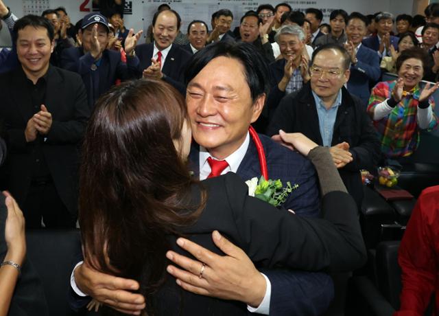 군의원·시의원 거쳐 군수로...국힘 박용철 "강화군민 섬길 것"