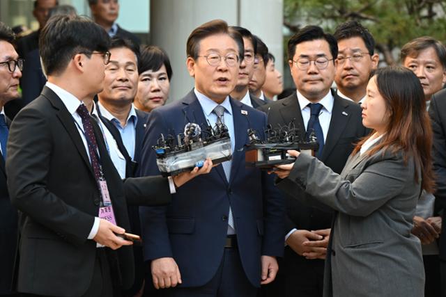 이재명 사법리스크 현실화…대권·리더십·재판 모든 게 뒤흔들렸다