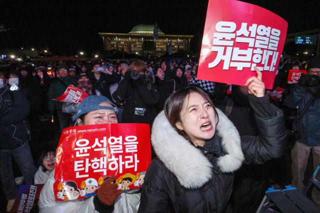 서방 언론 “尹 탄핵 불발, 한국 정치 혼란 장기화”... ‘여당 표결 불참’도 비판