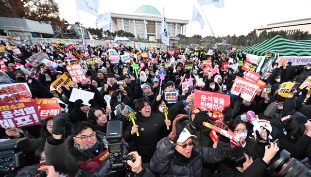 경제단체 "여야는 협치하고 국민들은 지갑 열어주시길"