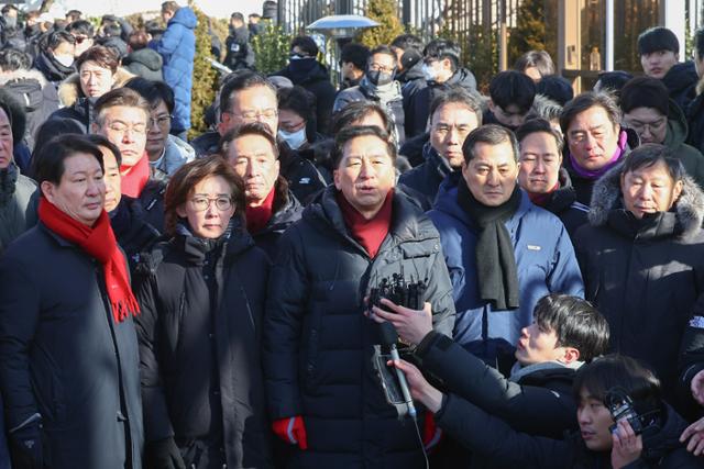 권영세·권성동도 '국힘 배신자?' 김건희 팬카페서 명단 공유