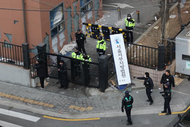 윤석열, 서부지법 사태에 "평화적 방법으로 표현해야"... 2번째 옥중 메시지