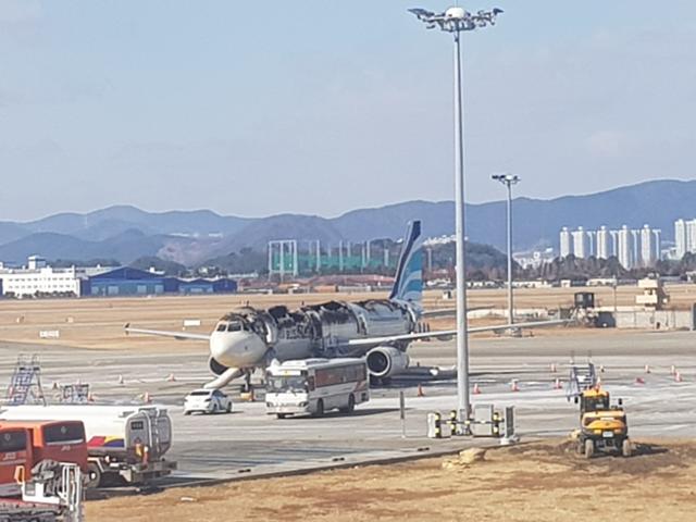 국토부 "에어부산 여객기 화재, 테러 용의점 없어"