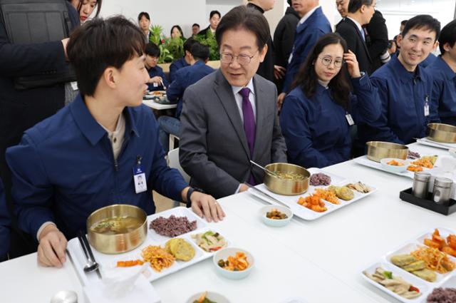  이재명 “중도보수” 선언… 속 빈 논쟁 아닌 실천 담보돼야