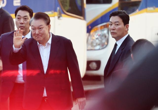 尹 석방에도 '보수 결집' 효과 없었다