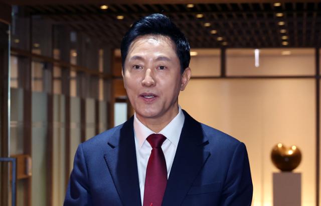 오세훈 측 "경선 룰·취업, 명태균과 무관"… 검찰, 뒤집을 증거 내놓을까
