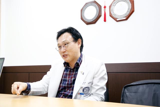 잠 잘 자려면 커피 ○시간 전엔 마시지 말아야···멜라토닌 수면 효과 ‘글쎄’