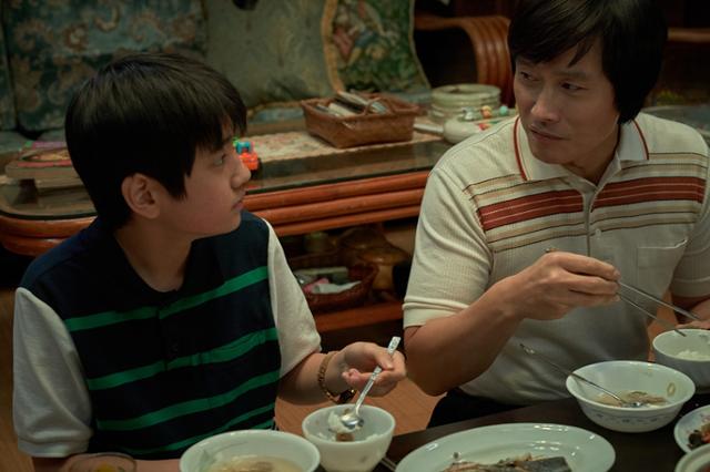 World champion Cho Hun-hyun recognizes the talent of 10-year-old Lee Chang-ho and brings him into his home to teach him go. Courtesy of By4M Studio
