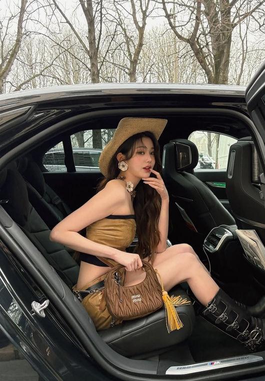 IVE member Jang Won-young channels a cowgirl-inspired look. Captured from Jang Won-young’s social media