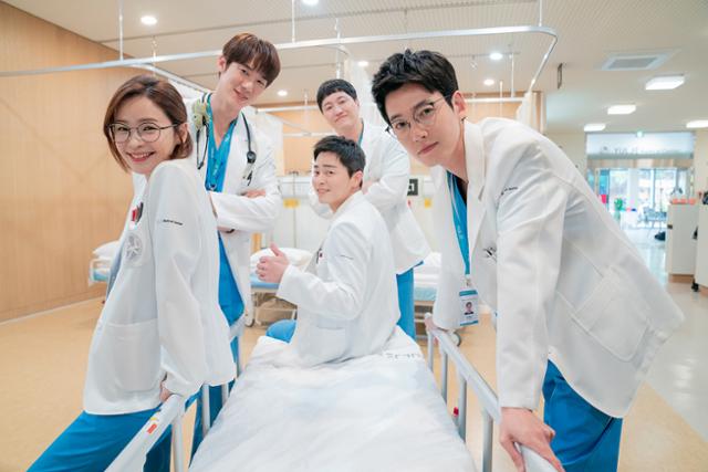 The hit drama series 'Hospital Playlist,' produced by independent studio Egg Is Coming / Courtesy of Egg Is Coming) 