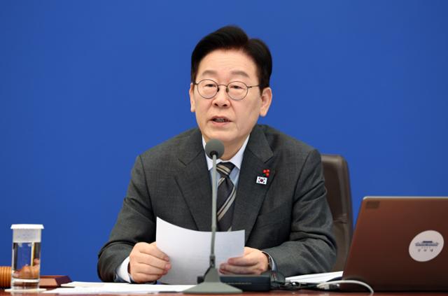 Korean President Lee Jae Myung speaks during a Cabinet meeting at Cheong Wa Dae in Seoul, Jan. 20. Korea Times photo by Wang Tae-suk
