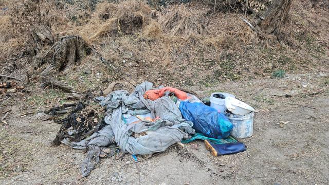 Trash collected by a foreign national after being gathered from a nearby mountain. Captured from  the Bupyeong District Office website