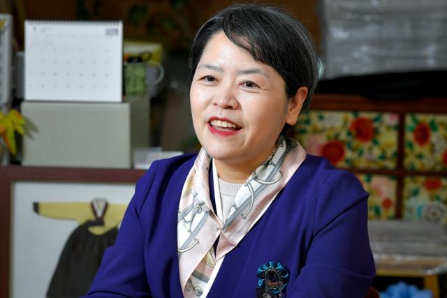 Choi Jeong, professor of fashion design at Wonkwang University and president of the Korean Society of Hanbok Culture, speaks with The Hankook Ilbo during an interview in her office in Jongno District, Seoul, Feb. 2. Korea Times photo by Lim Ji-hoon