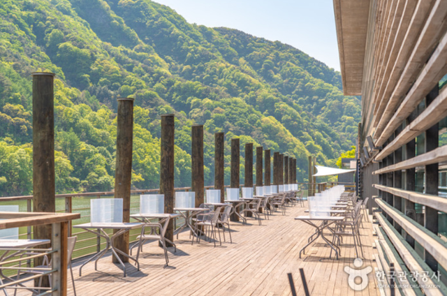 Scenic views and restaurant-level food: highway rest stops worth the detour in Korea