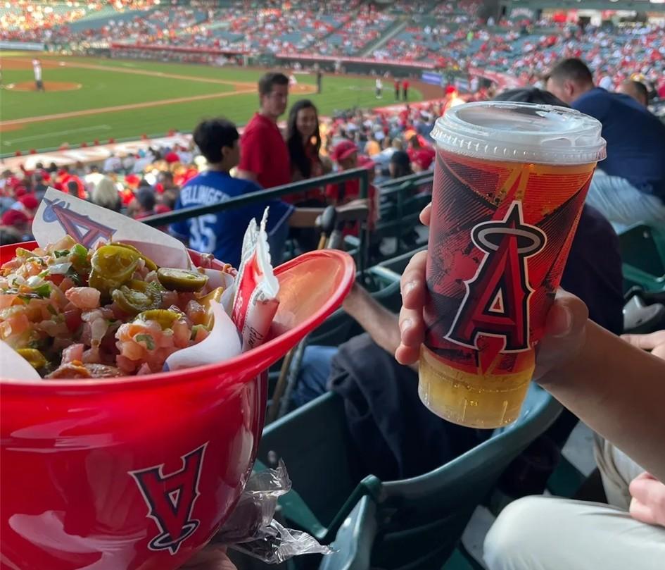 Reusable beer cups and food containers are used at Angel Stadium, home of Major League Baseball's Los Angeles Angels, in Anaheim, California. Korea Times photo by Kim Hyung-jun  