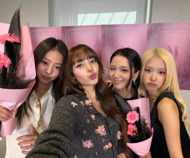 BLACKPINK / Captured from Lisa's social media
