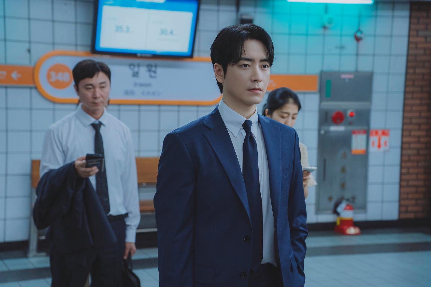 ** 로또 1등 13억 당첨에도 출근하는 팀장님? 직장인 PTSD 건드린 '이 드라마' 화제!
**
